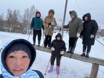 Коллектив "Тэрэнги" прошли спортивный турпоход "Путешествие по дорогам здоровья"